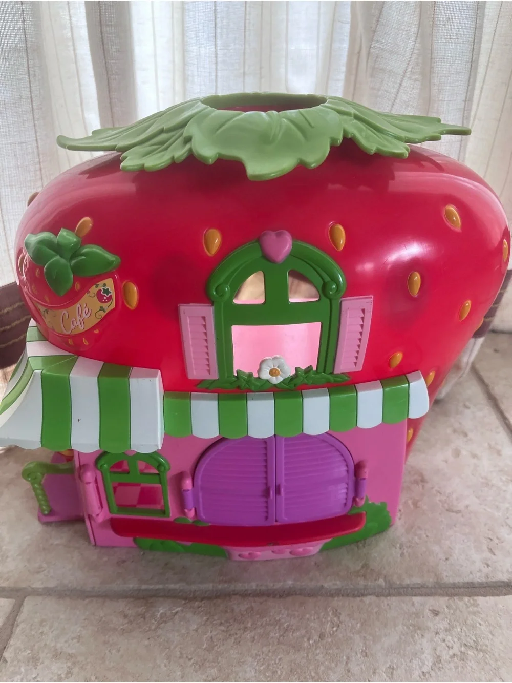 Strawberry Shortcake Whirly Bird Berry Cafe House Hasbro 2008 as is